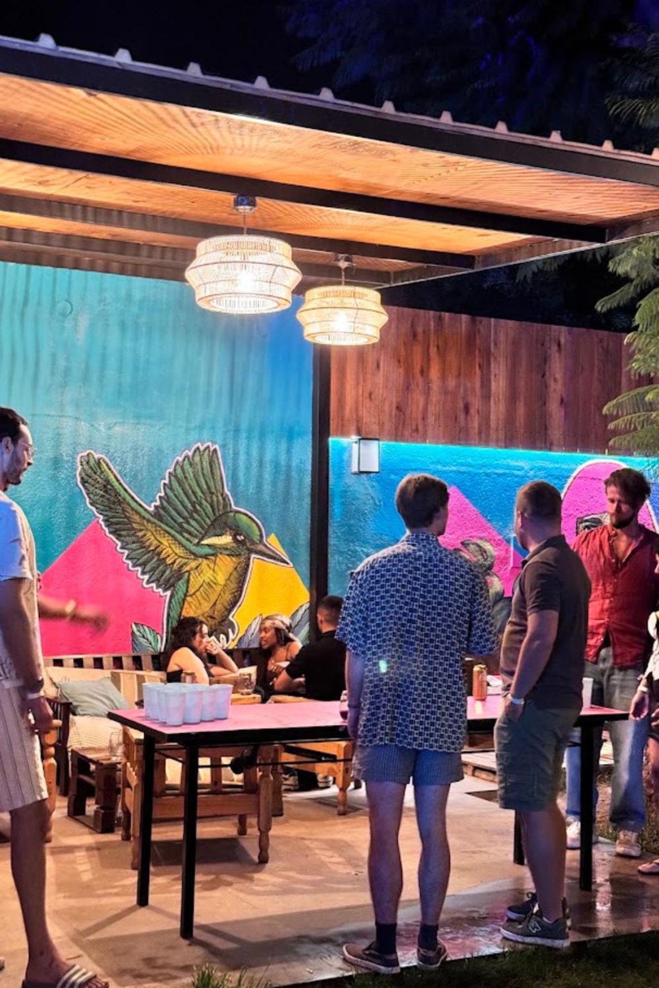 Gorilla Hostel Мендоса Экстерьер фото